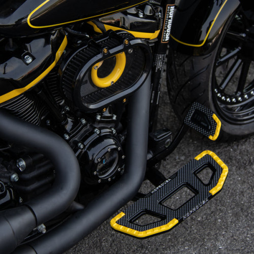 PartzBiz HD: 1-Panda Driver Stretched Floorboards Yellow Painting For Harley Softail 2018+ Fat Boy - Driver Floorboards