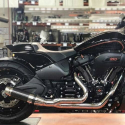 PartzBiz HD 640Z-32-B - D&D Bob Cat 2:1 Chrome Full Exhaust Black Satin Sleeve Harley Softail 18+ PartzBiz HD 640Z-32-B - D&D Bob Cat 2:1 Chrome Full Exhaust Black Satin Sleeve Harley Softail 18+