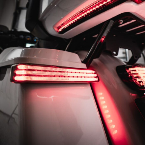PartzBiz HD: -Custom Dynamics ProBeam Smoke LED Sequential Low-Profile BAGZ Light Harley 10-13 สัญญาณไฟเลี้ยว touring bagger dresser LED