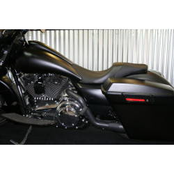 PartzBiz HD PYO-STK08-1 - Danny Grey 2-Up SeatสำหรับPaul Yaffeยืดถัง 08-2021 Harley Touring STK08