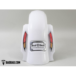 PartzBiz HD BAD-81078 - Bad Dad 992 ไฟท้ายสีแดงพร้อมไฟเลี้ยวสีเหลืองอำพัน Harley Touring '97+ 81078